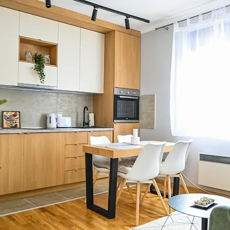 Nideho Estate Apartamento *